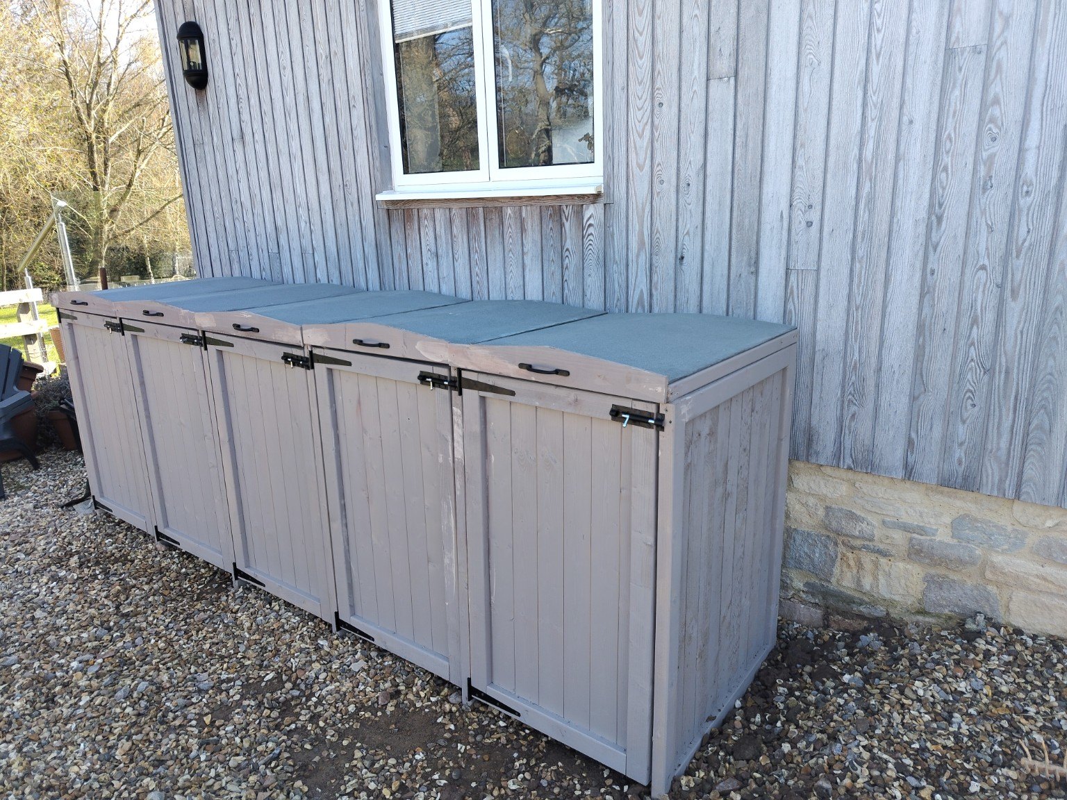 A longer row in a light grey finish