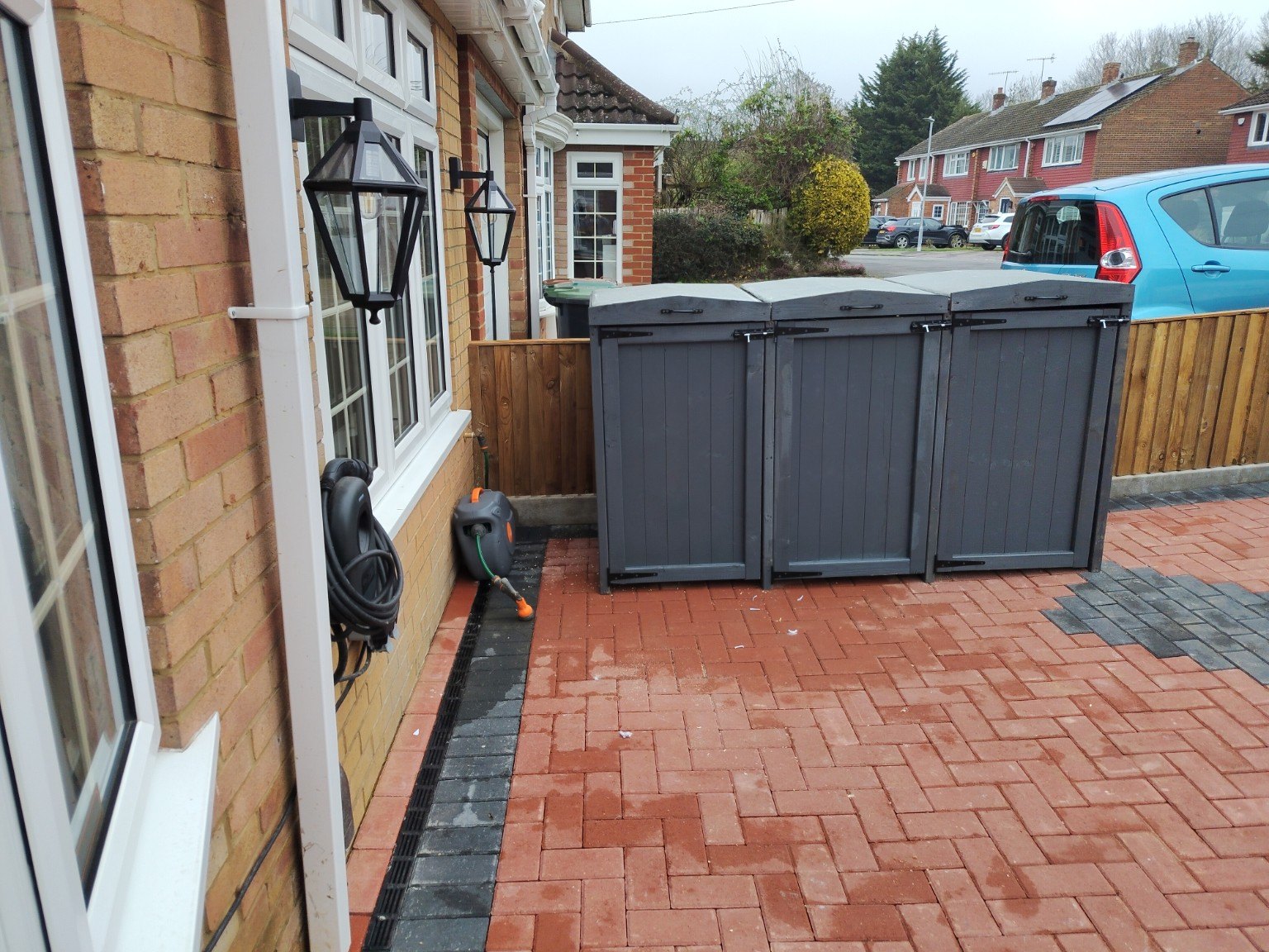 Made to fit a front driveway
