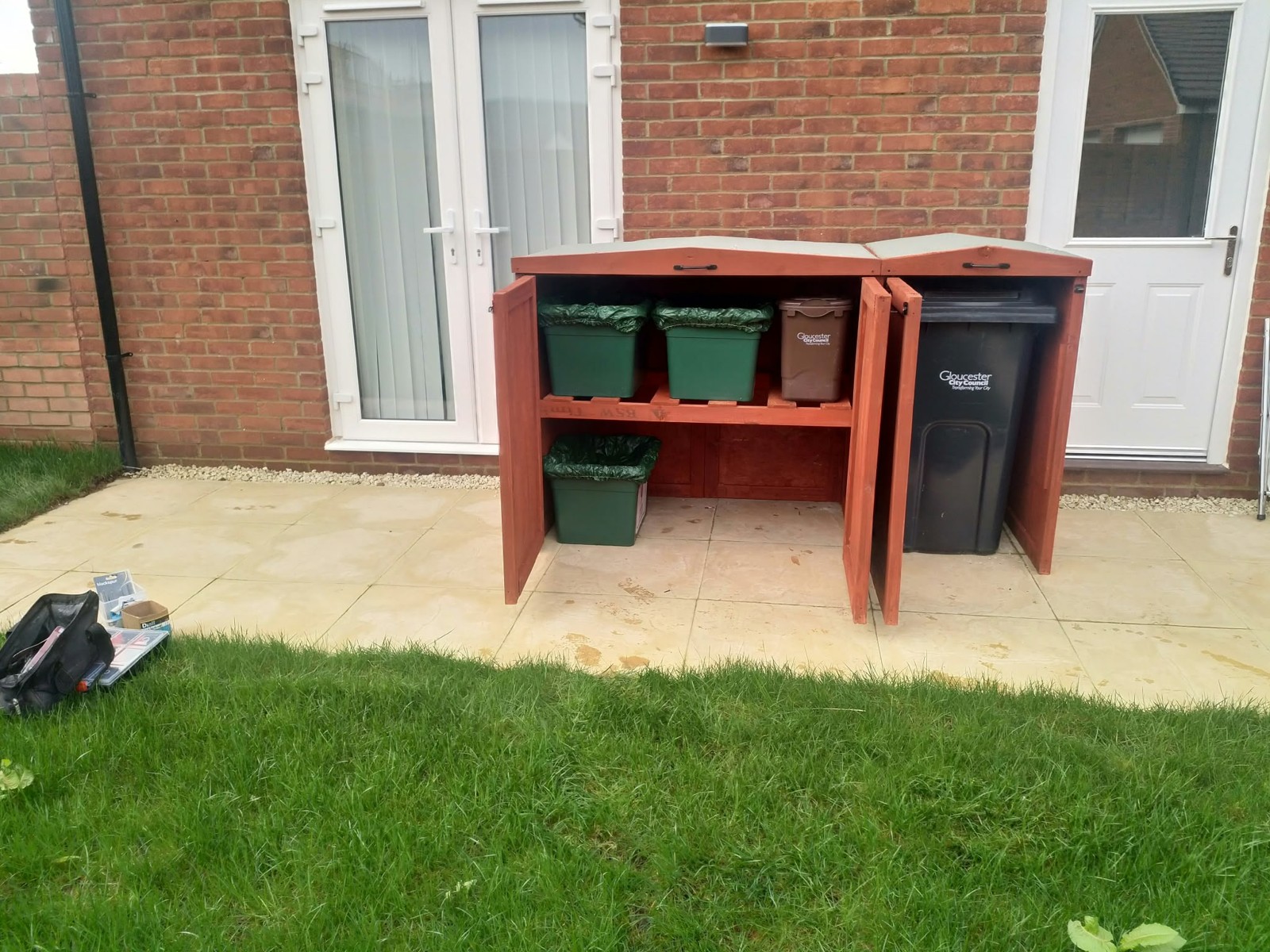 Extra Large + Single wooden storage: a double-width recycling section with shelves beside a single wheelie bin compartment